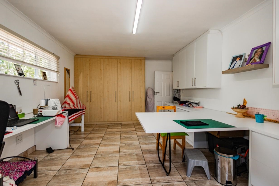 8 Bedroom Property for Sale in Joostenbergvlakte Western Cape